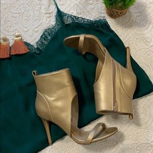 Shoe Dazzel  - Sophia & Lee Gold Heels